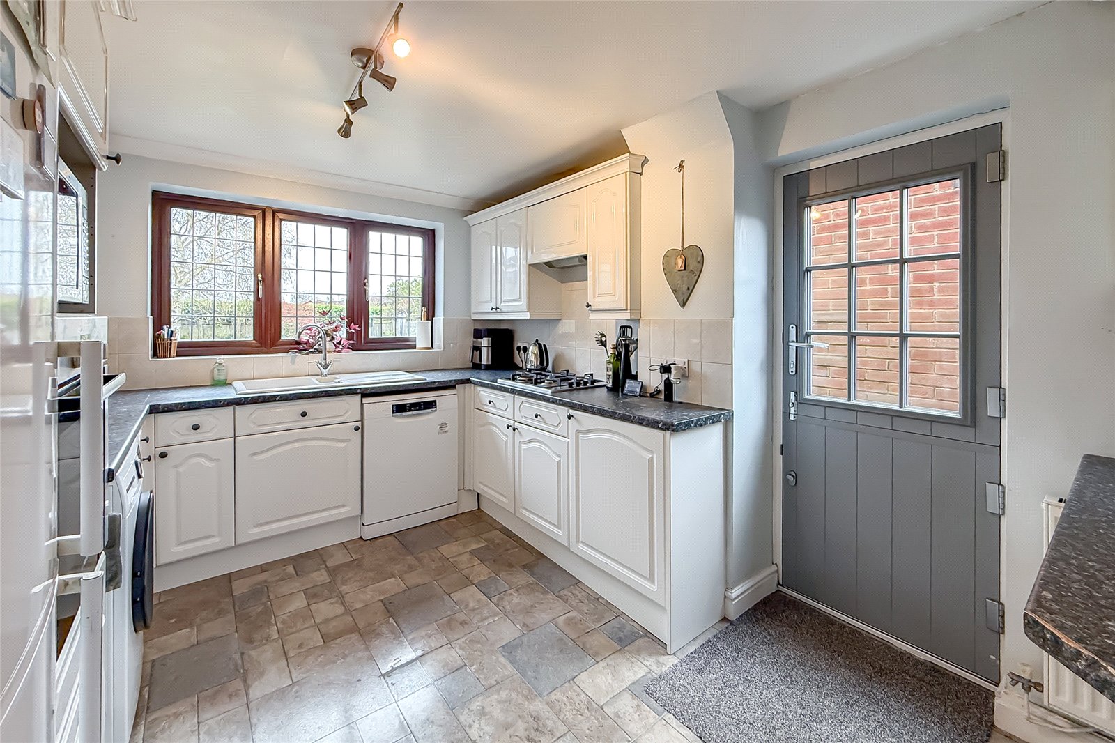 3 bed detached house for sale in Mayfair Close, St. Albans, Hertfordshire, AL4 - Property Image 16