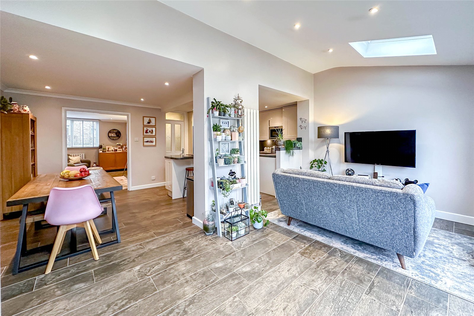 4 bed semi-detached house for sale in Canberra Close, St. Albans, Hertfordshire, AL3  - Property Image 7