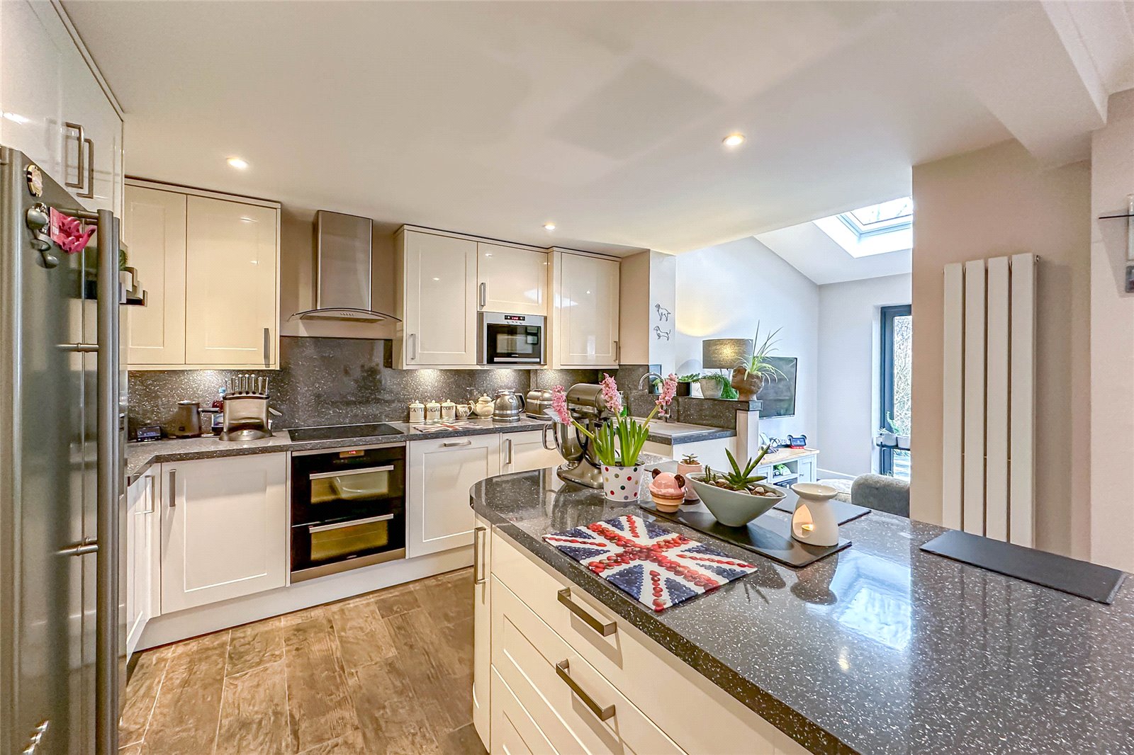 4 bed semi-detached house for sale in Canberra Close, St. Albans, Hertfordshire, AL3  - Property Image 4