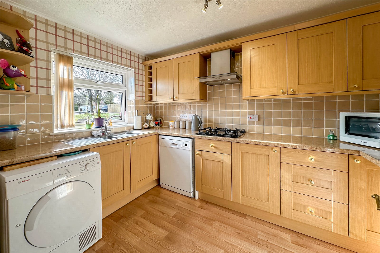 4 bed semi-detached house for sale in Villiers Crescent, St. Albans, Hertfordshire, AL4  - Property Image 6