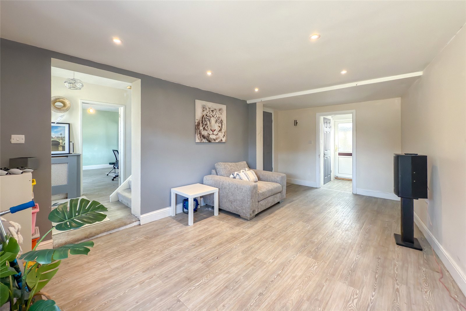 3 bed semi-detached house for sale in High Oaks, St. Albans, Hertfordshire, AL3  - Property Image 2