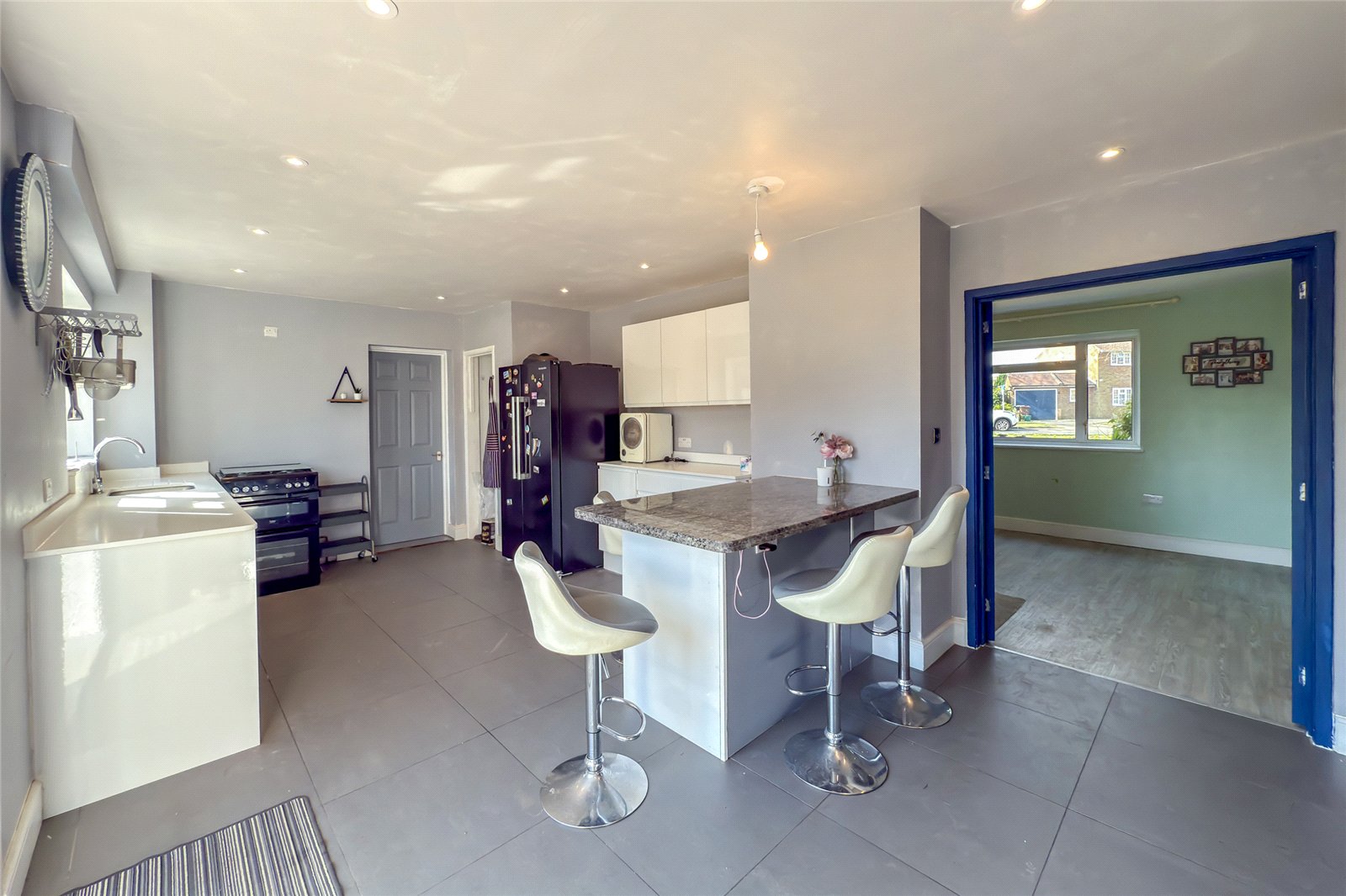 3 bed semi-detached house for sale in High Oaks, St. Albans, Hertfordshire, AL3  - Property Image 11