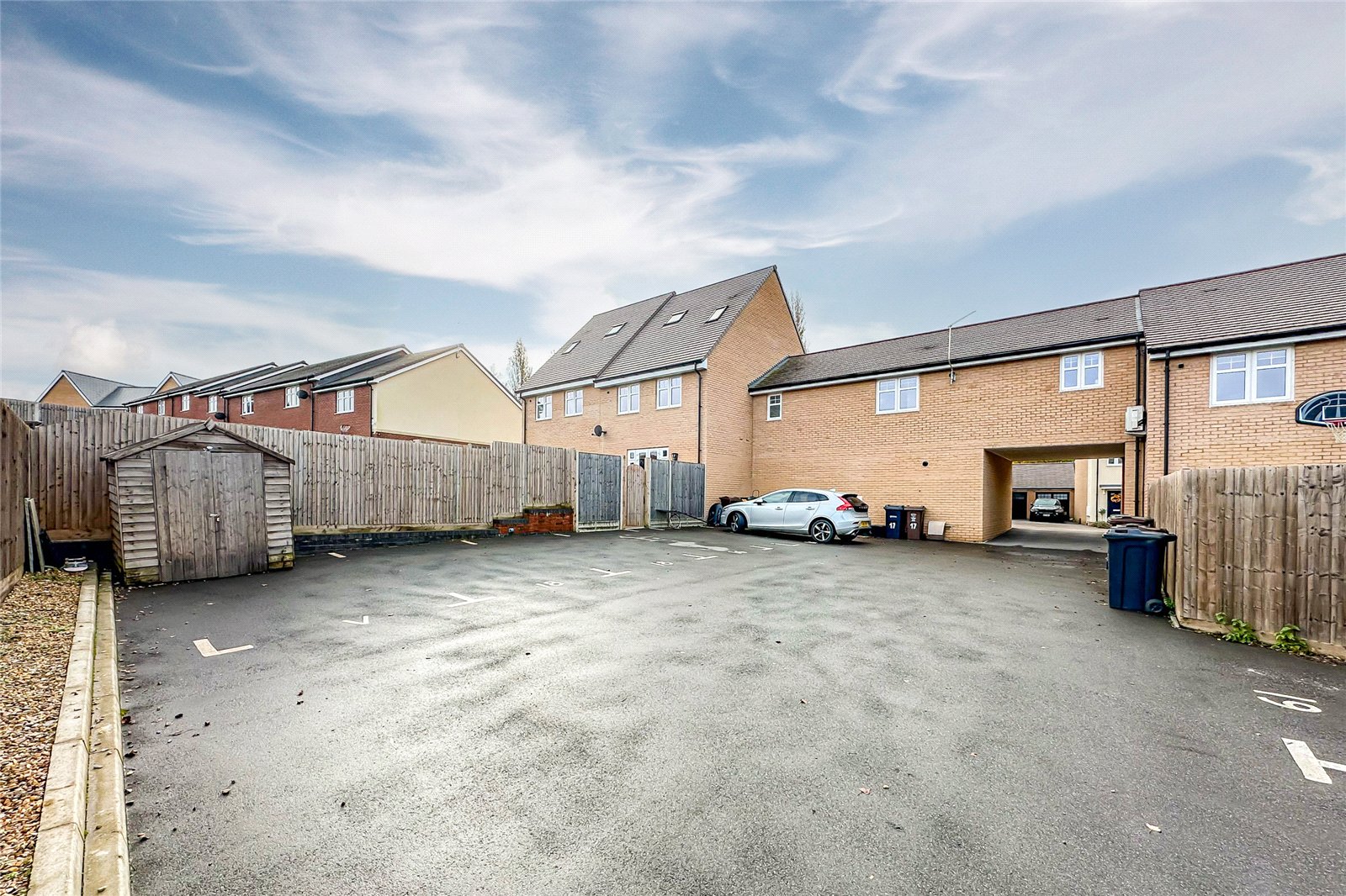 2 bed terraced house for sale in Harrier End, St. Albans, Hertfordshire, AL4 - Property Image 11