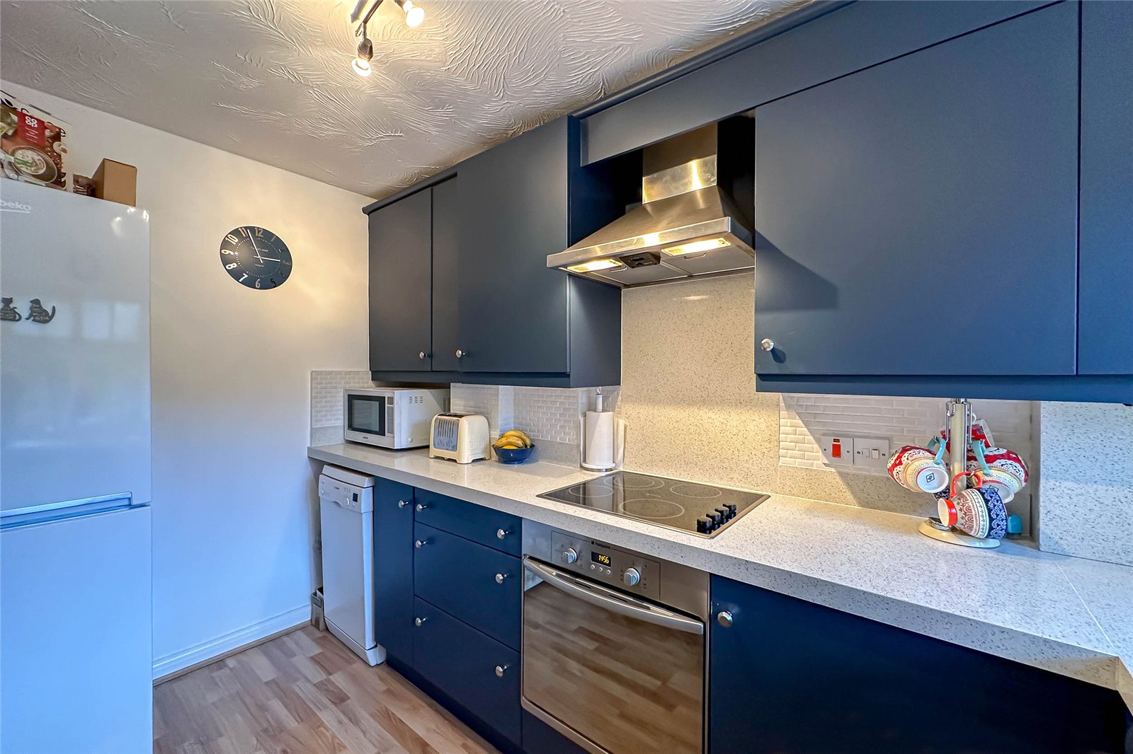 2 bed terraced house for sale in Riverbanks Close, Harpenden, Hertfordshire, AL5  - Property Image 5