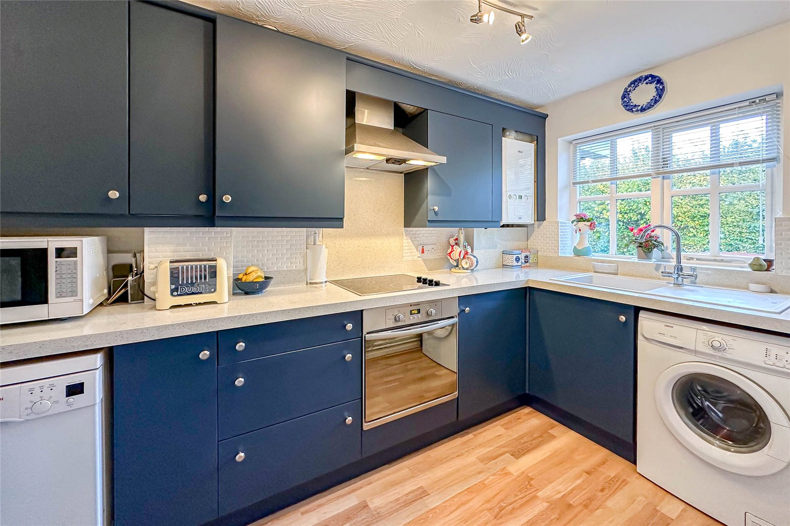 2 bed terraced house for sale in Riverbanks Close, Harpenden, Hertfordshire, AL5  - Property Image 6