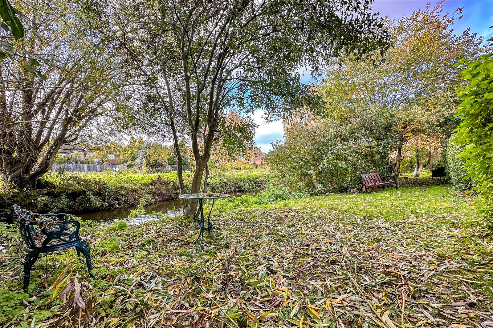 2 bed terraced house for sale in Riverbanks Close, Harpenden, Hertfordshire, AL5  - Property Image 9