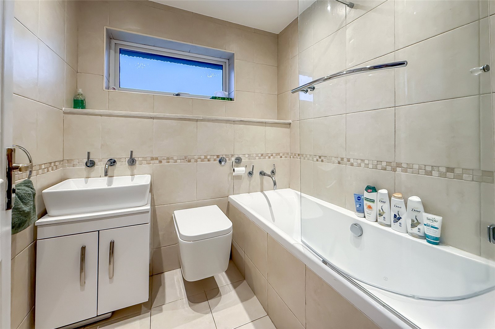 3 bed terraced house for sale in Beverley Gardens, Jersey Farm, St. Albans, Herts, AL4  - Property Image 11