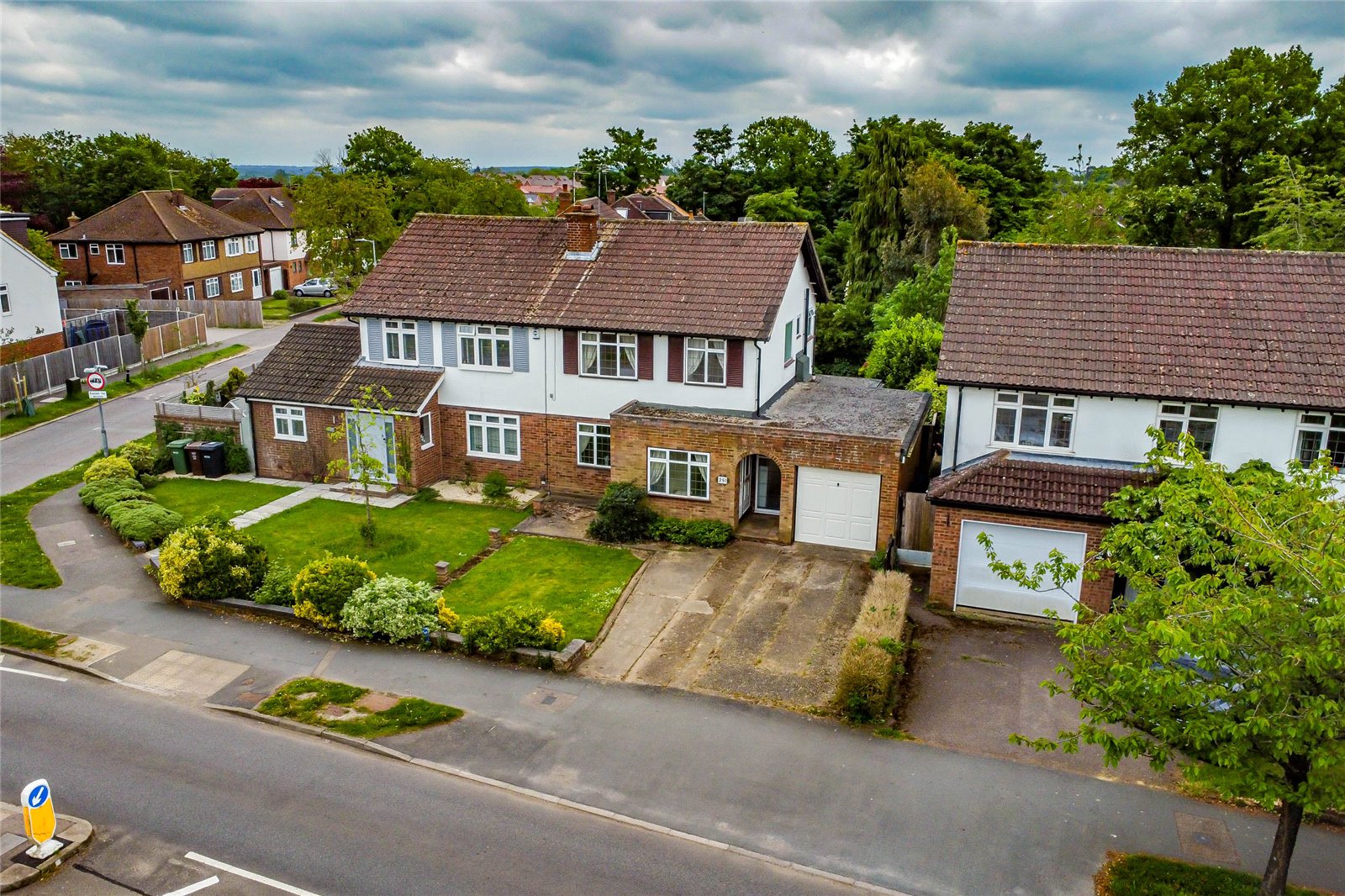 3 bed semi-detached house for sale in The Ridgeway, St. Albans, Hertfordshire, AL4 - Property Image 1