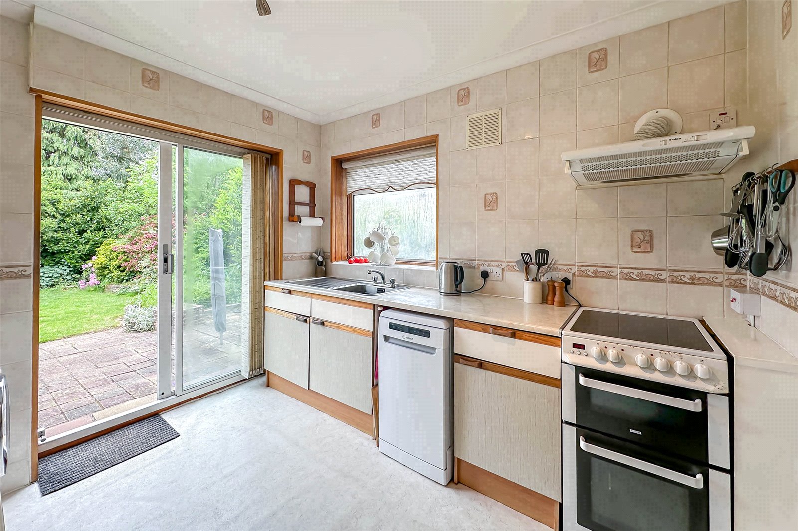 3 bed semi-detached house for sale in The Ridgeway, St. Albans, Hertfordshire, AL4 - Property Image 5