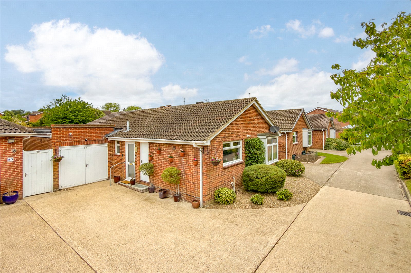 3 bed detached bungalow for sale in Villiers Crescent, St. Albans, Hertfordshire, AL4 - Property Image 1