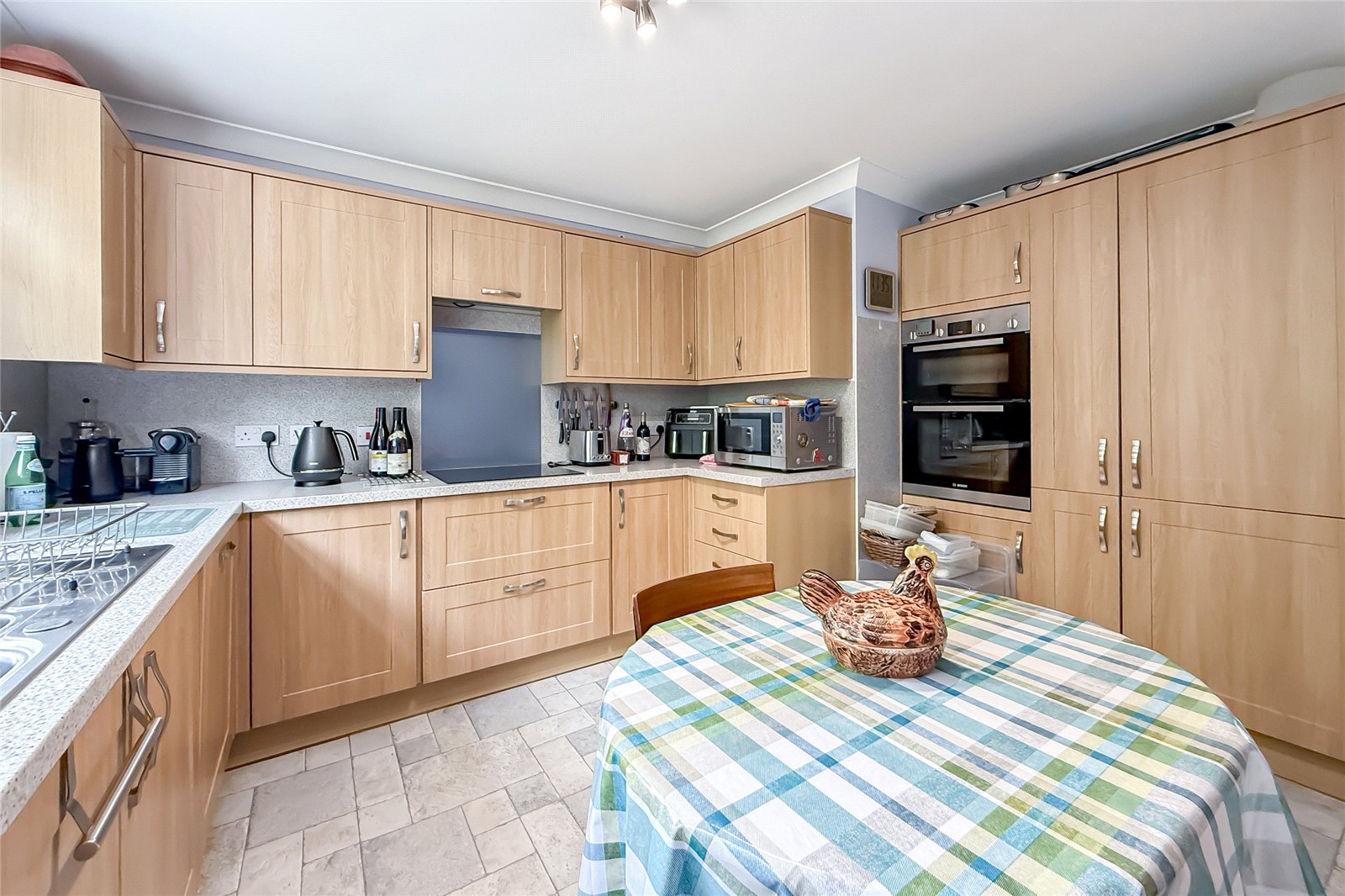 3 bed detached bungalow for sale in Villiers Crescent, St. Albans, Hertfordshire, AL4 - Property Image 4