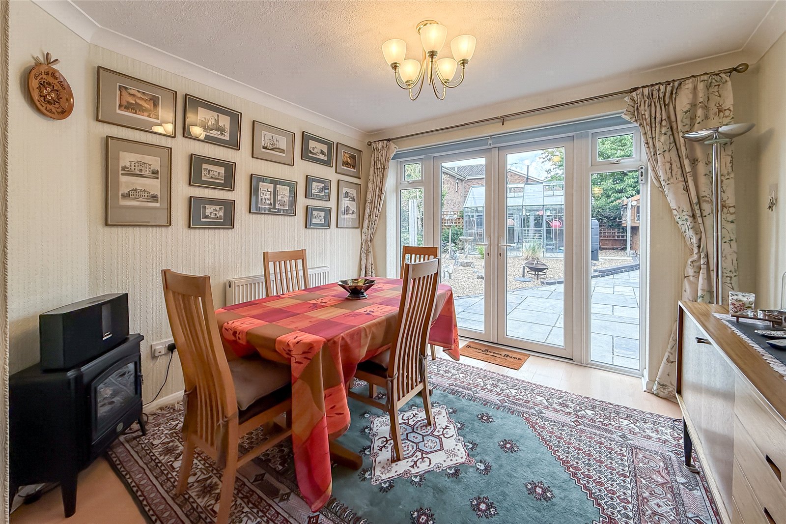 3 bed detached bungalow for sale in Villiers Crescent, St. Albans, Hertfordshire, AL4 - Property Image 3