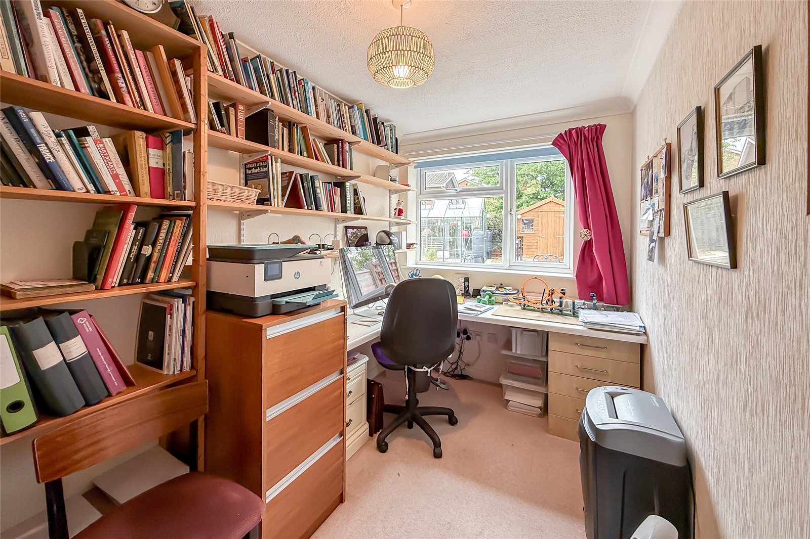 3 bed detached bungalow for sale in Villiers Crescent, St. Albans, Hertfordshire, AL4 - Property Image 5