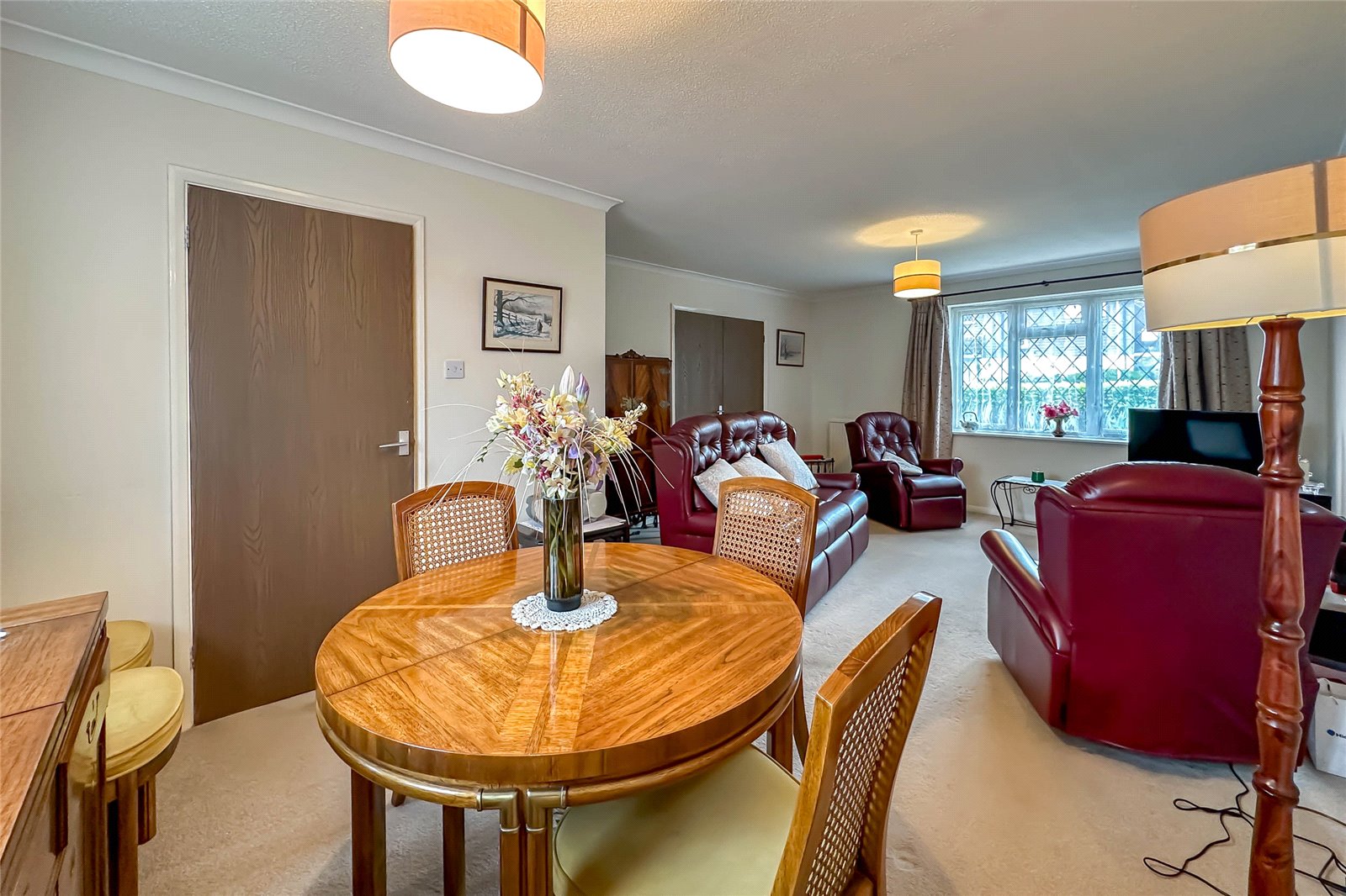 4 bed detached house for sale in Larkswood Rise, St. Albans, Hertfordshire, AL4 - Property Image 3