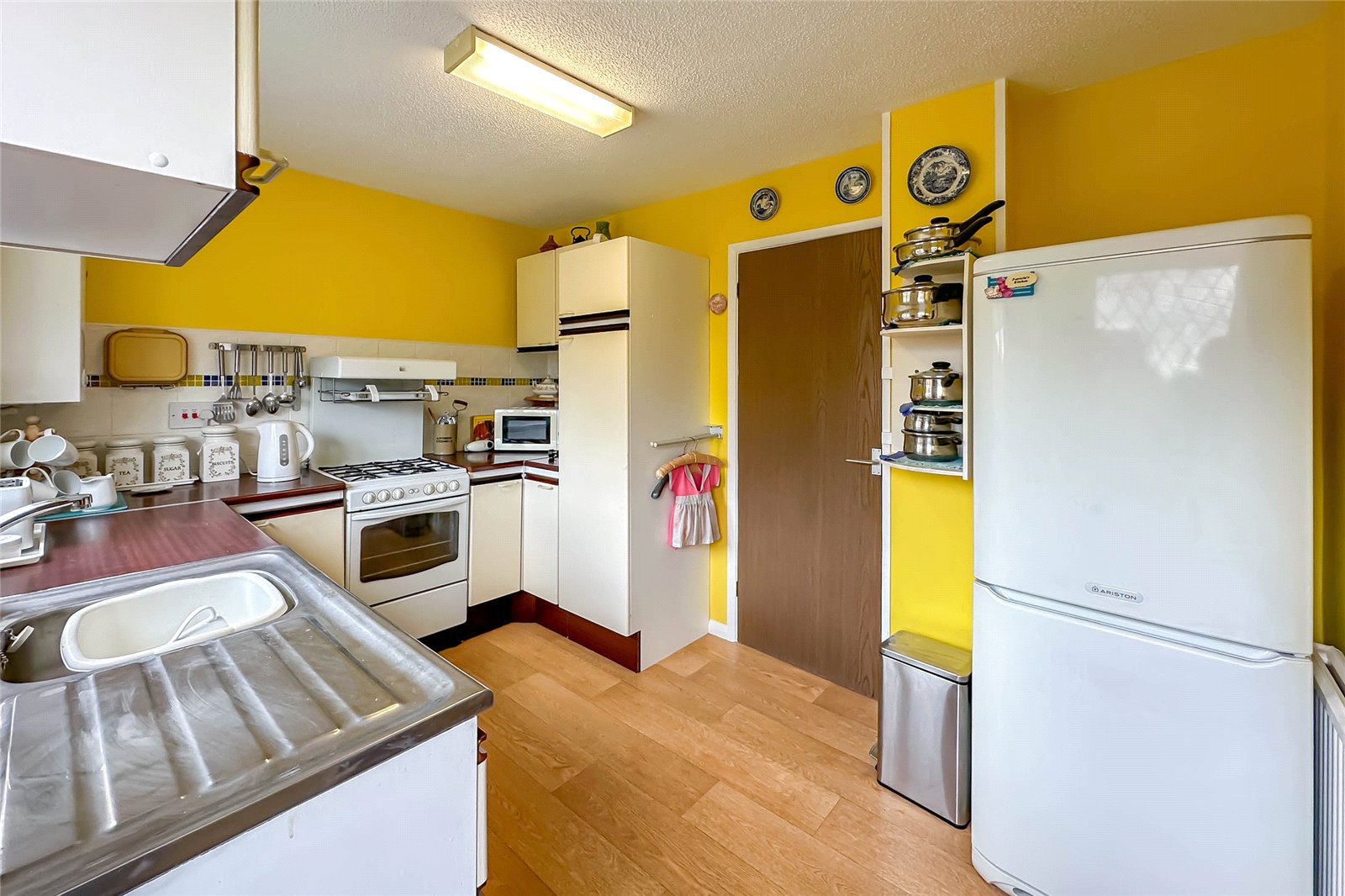 4 bed detached house for sale in Larkswood Rise, St. Albans, Hertfordshire, AL4 - Property Image 5