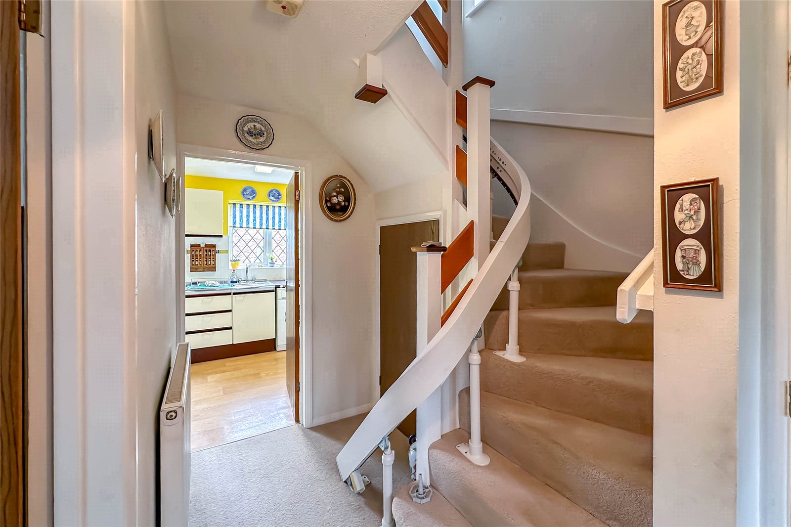 4 bed detached house for sale in Larkswood Rise, St. Albans, Hertfordshire, AL4 - Property Image 8