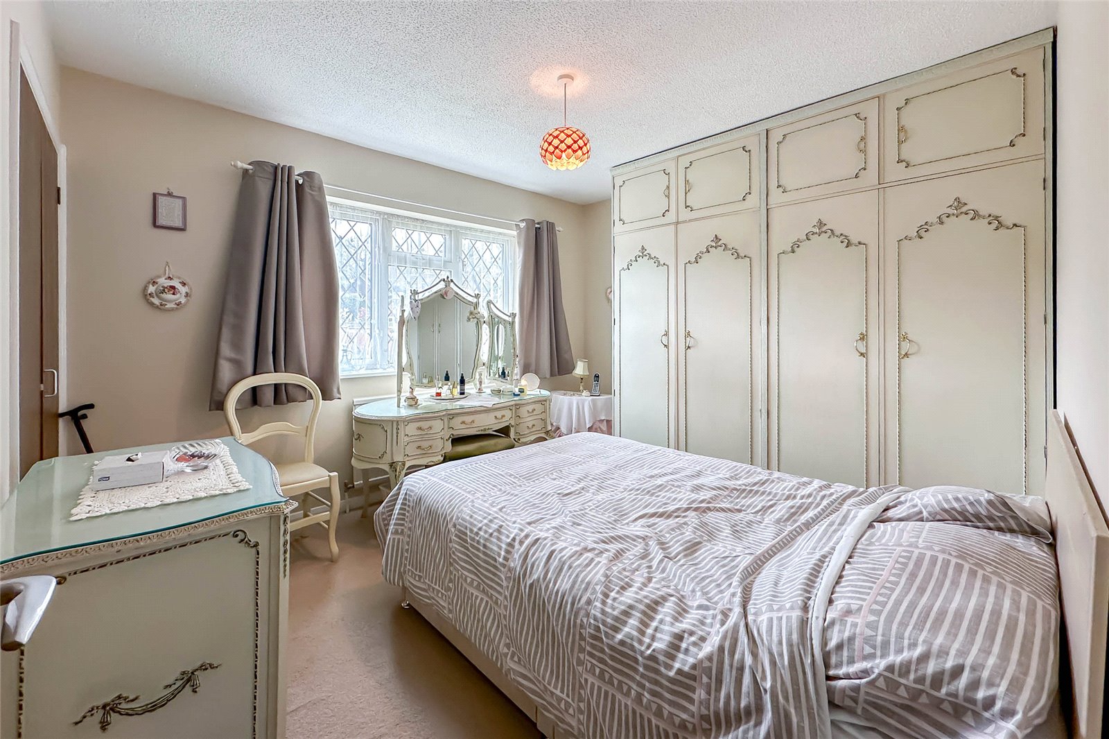 4 bed detached house for sale in Larkswood Rise, St. Albans, Hertfordshire, AL4 - Property Image 6