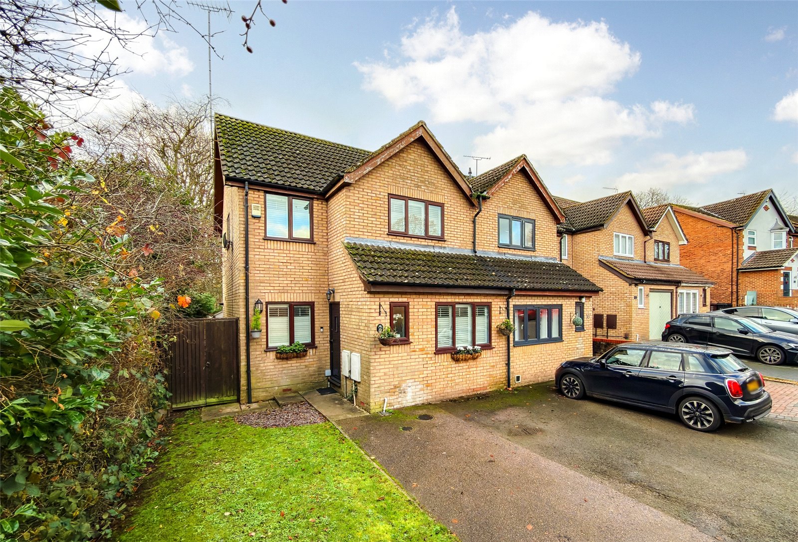 3 bed end of terrace house for sale in Farriday Close, St. Albans, Hertfordshire, AL3 - Property Image 1