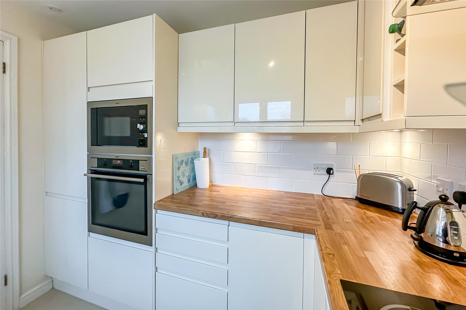 2 bed apartment for sale in Harvest Court, Harvesters, St. Albans, Hertfordshire, AL4  - Property Image 3