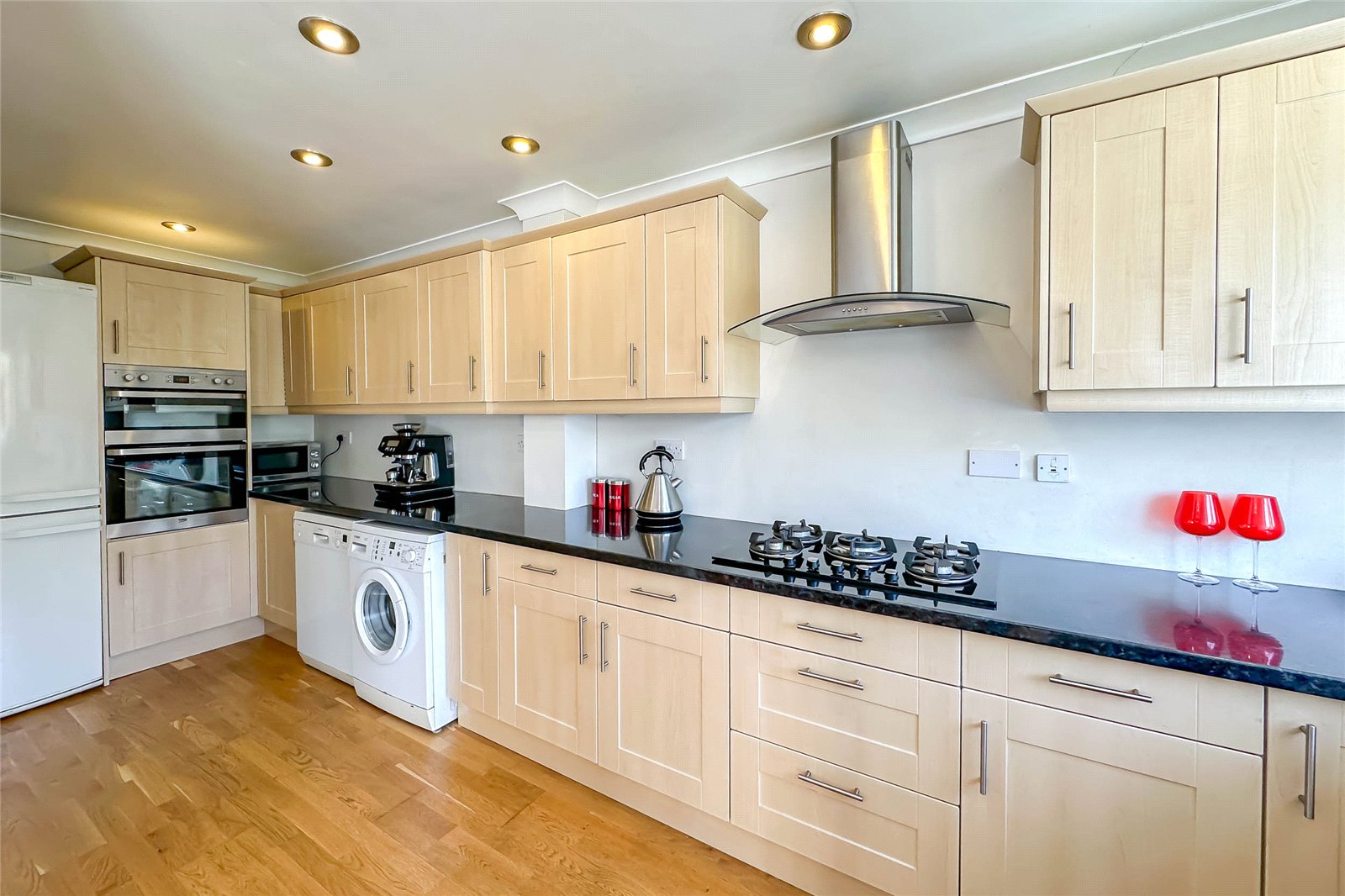 4 bed semi-detached house for sale in Oakwood Drive, St. Albans, Hertfordshire, AL4  - Property Image 4