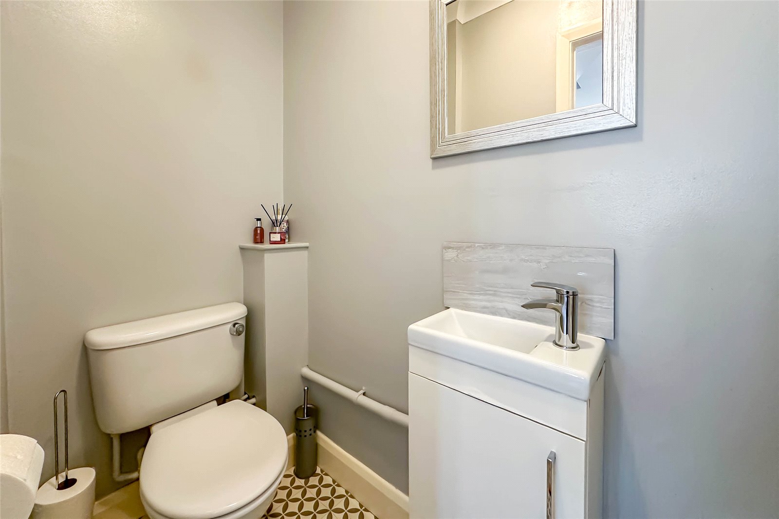 4 bed semi-detached house for sale in Oakwood Drive, St. Albans, Hertfordshire, AL4  - Property Image 16
