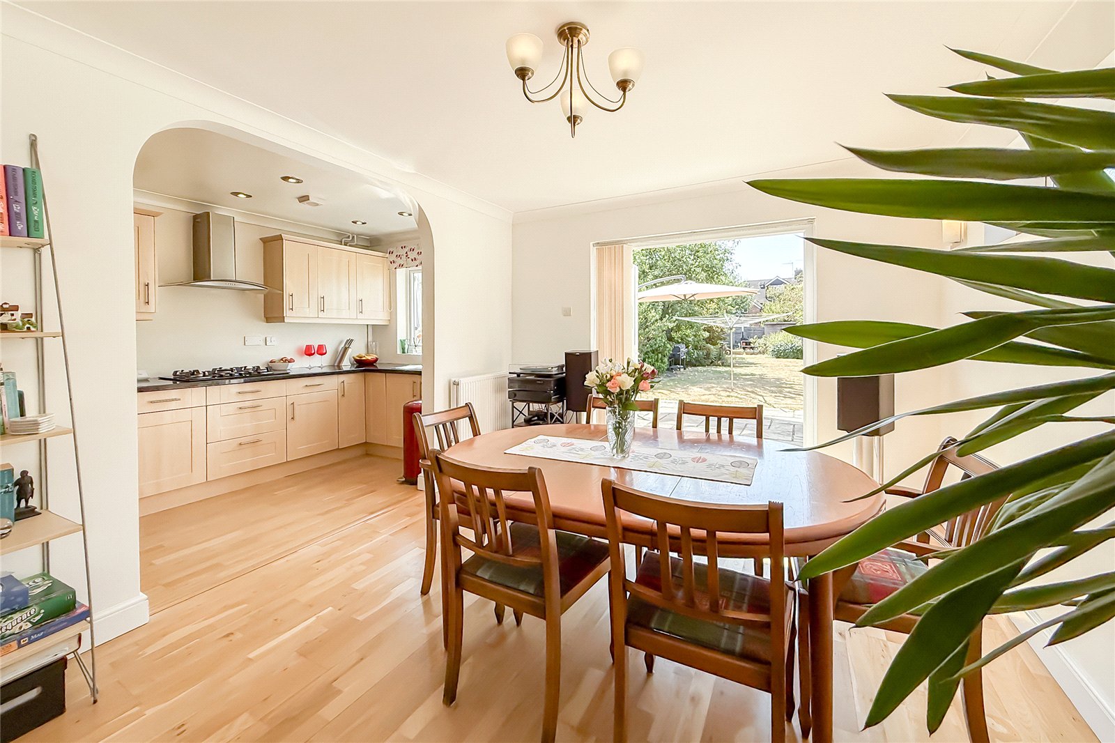 4 bed semi-detached house for sale in Oakwood Drive, St. Albans, Hertfordshire, AL4  - Property Image 5