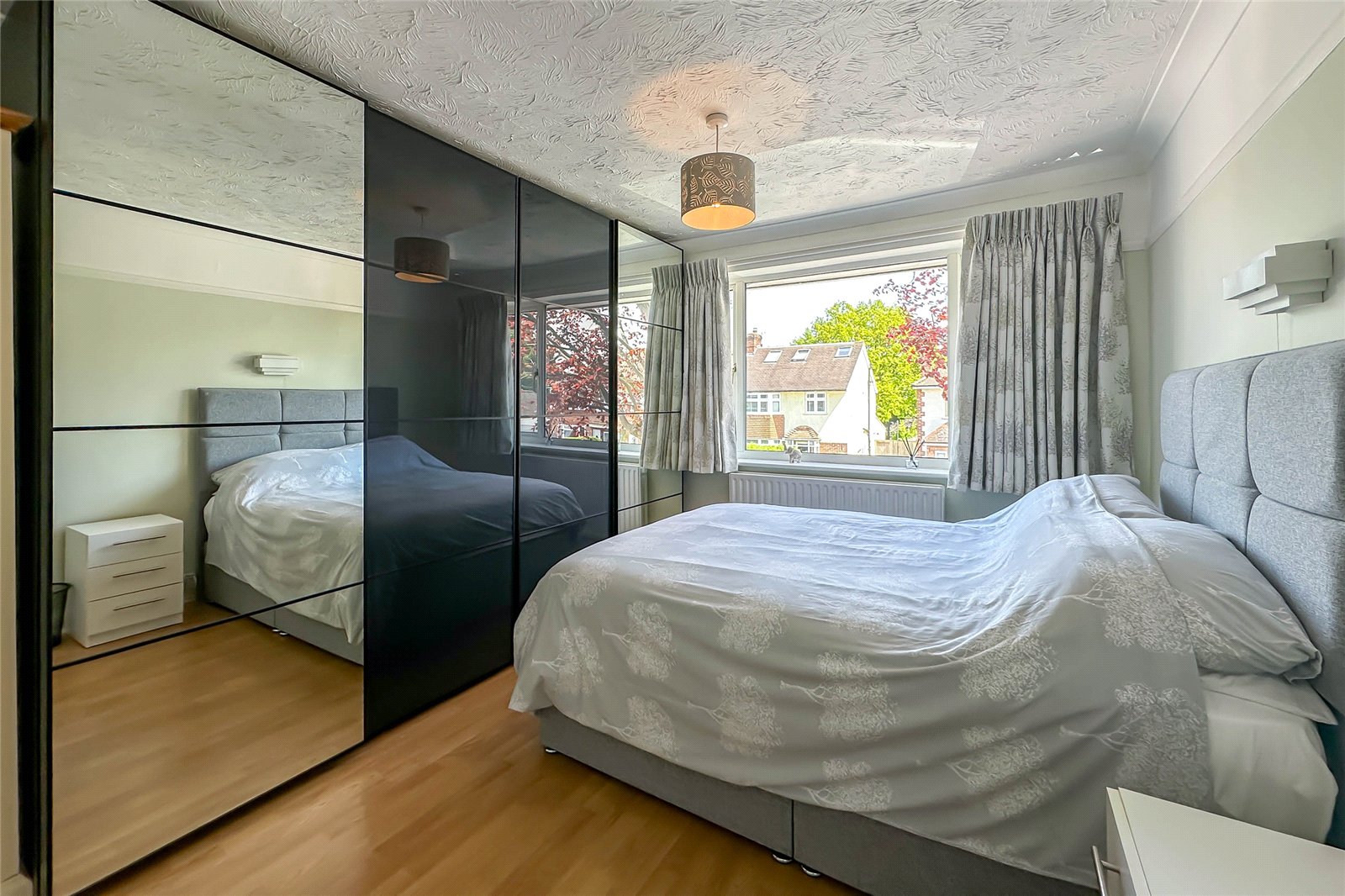 4 bed semi-detached house for sale in Oakwood Drive, St. Albans, Hertfordshire, AL4  - Property Image 9