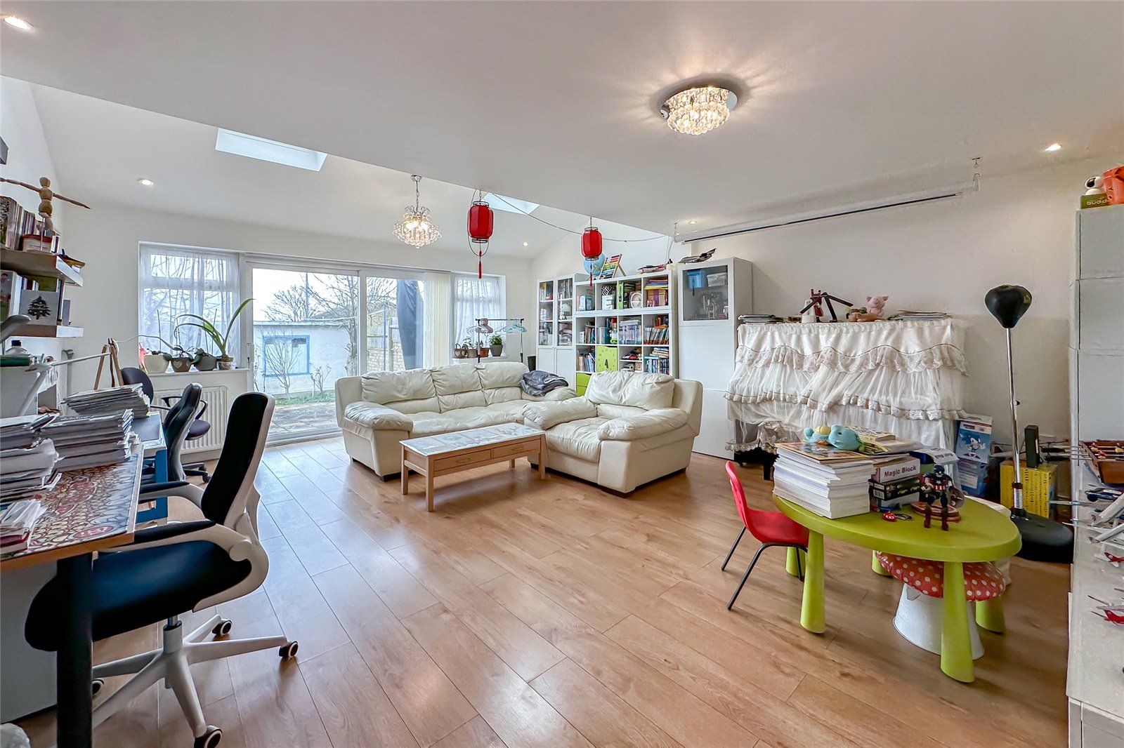 3 bed end of terrace house to rent in Down Edge, Redbourn, Hertfordshire, AL3  - Property Image 3