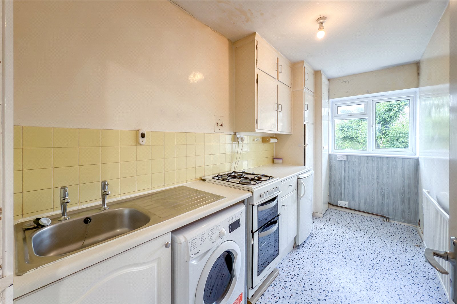 1 bed maisonette for sale in Hughenden Road, St. Albans, Hertfordshire, AL4 - Property Image 2