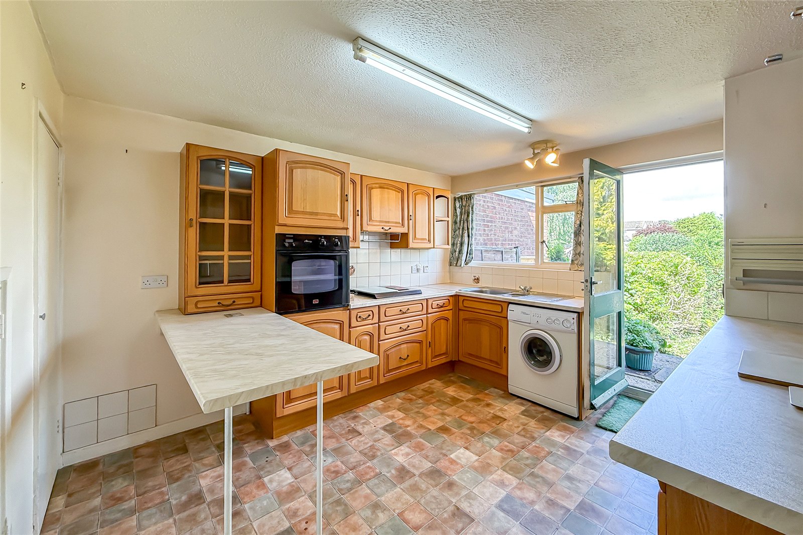 3 bed semi-detached house for sale in Chiltern Road, St. Albans, Hertfordshire, AL4 - Property Image 4