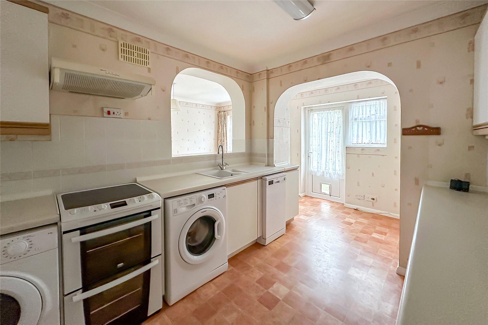 3 bed semi-detached house for sale in Springwood Walk, St. Albans, Hertfordshire, AL4  - Property Image 3