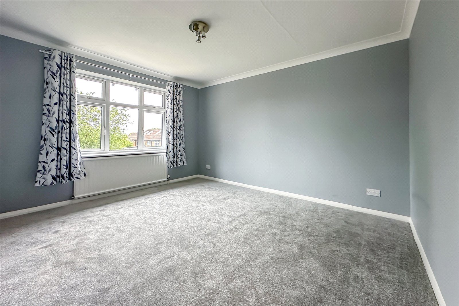 3 bed semi-detached house for sale in Springwood Walk, St. Albans, Hertfordshire, AL4  - Property Image 7