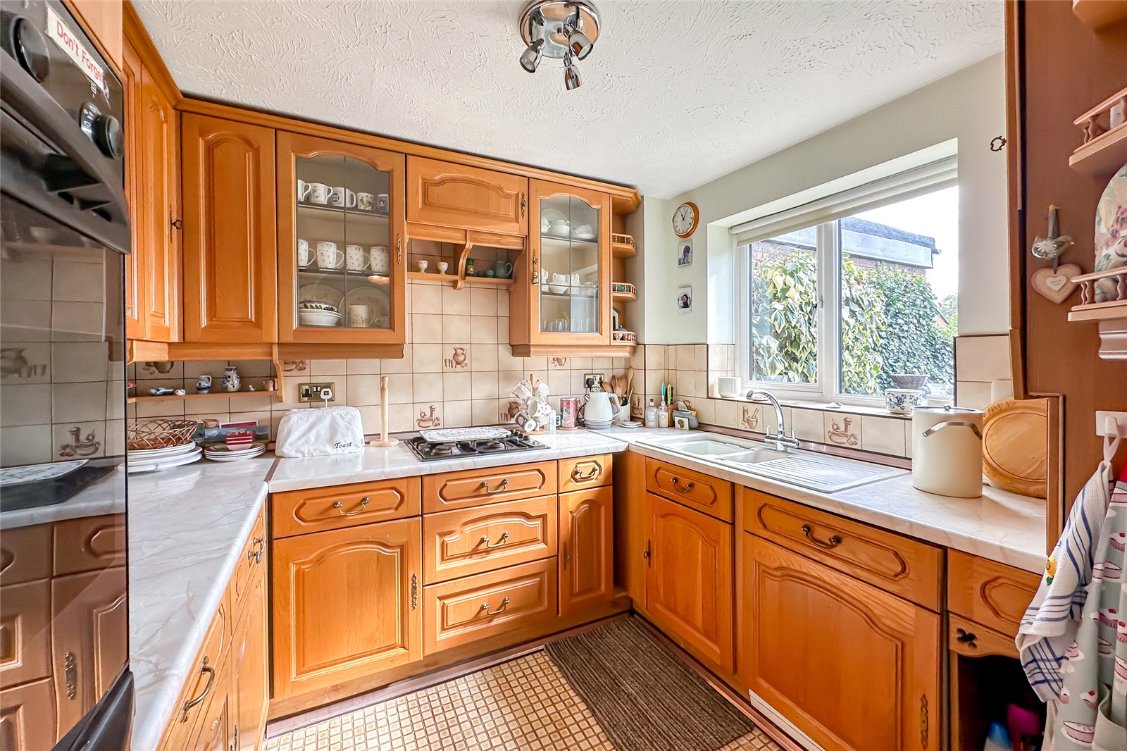 3 bed terraced house for sale in Harvesters, St. Albans, Hertfordshire, AL4  - Property Image 2