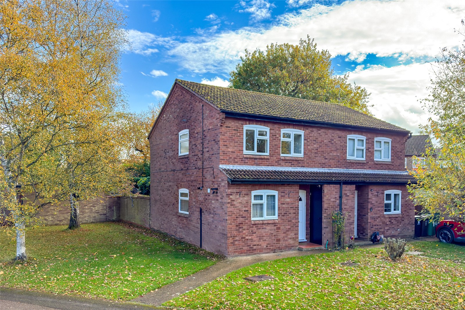 3 bed semi-detached house for sale in Runcie Close, St. Albans, Hertfordshire, AL4 - Property Image 1
