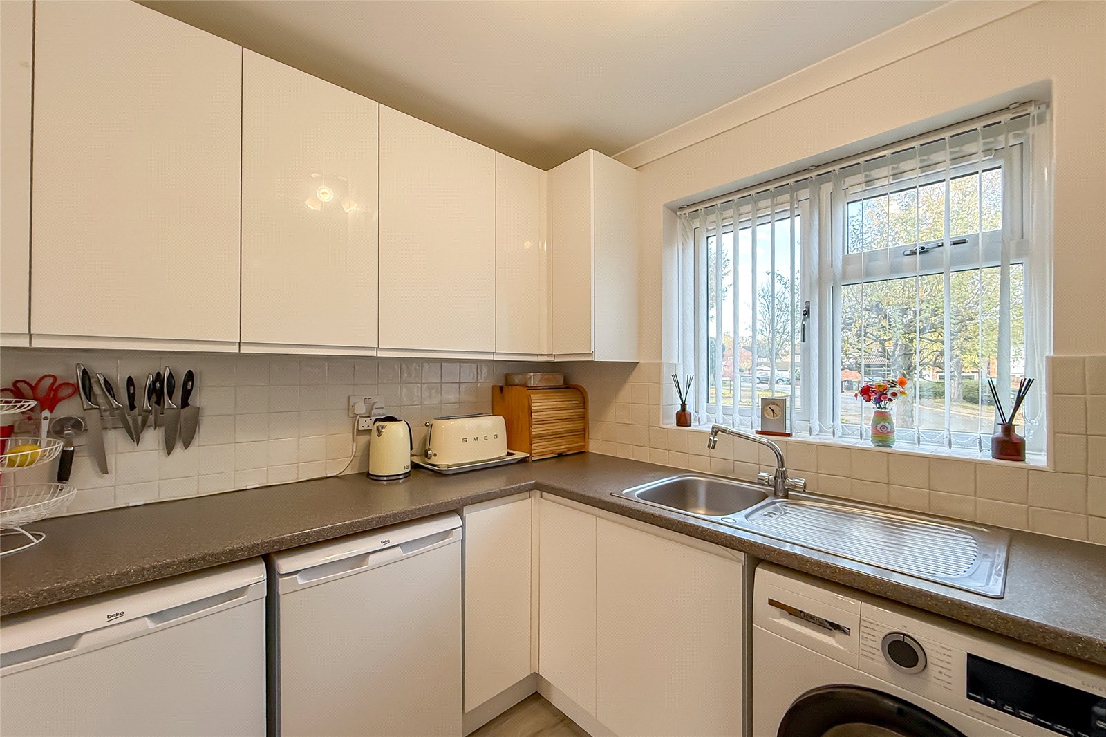 3 bed semi-detached house for sale in Runcie Close, St. Albans, Hertfordshire, AL4 - Property Image 13