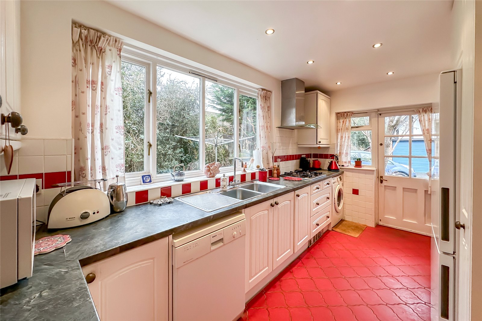4 bed semi-detached house for sale in Beechwood Avenue, St. Albans, Hertfordshire, AL1 - Property Image 2