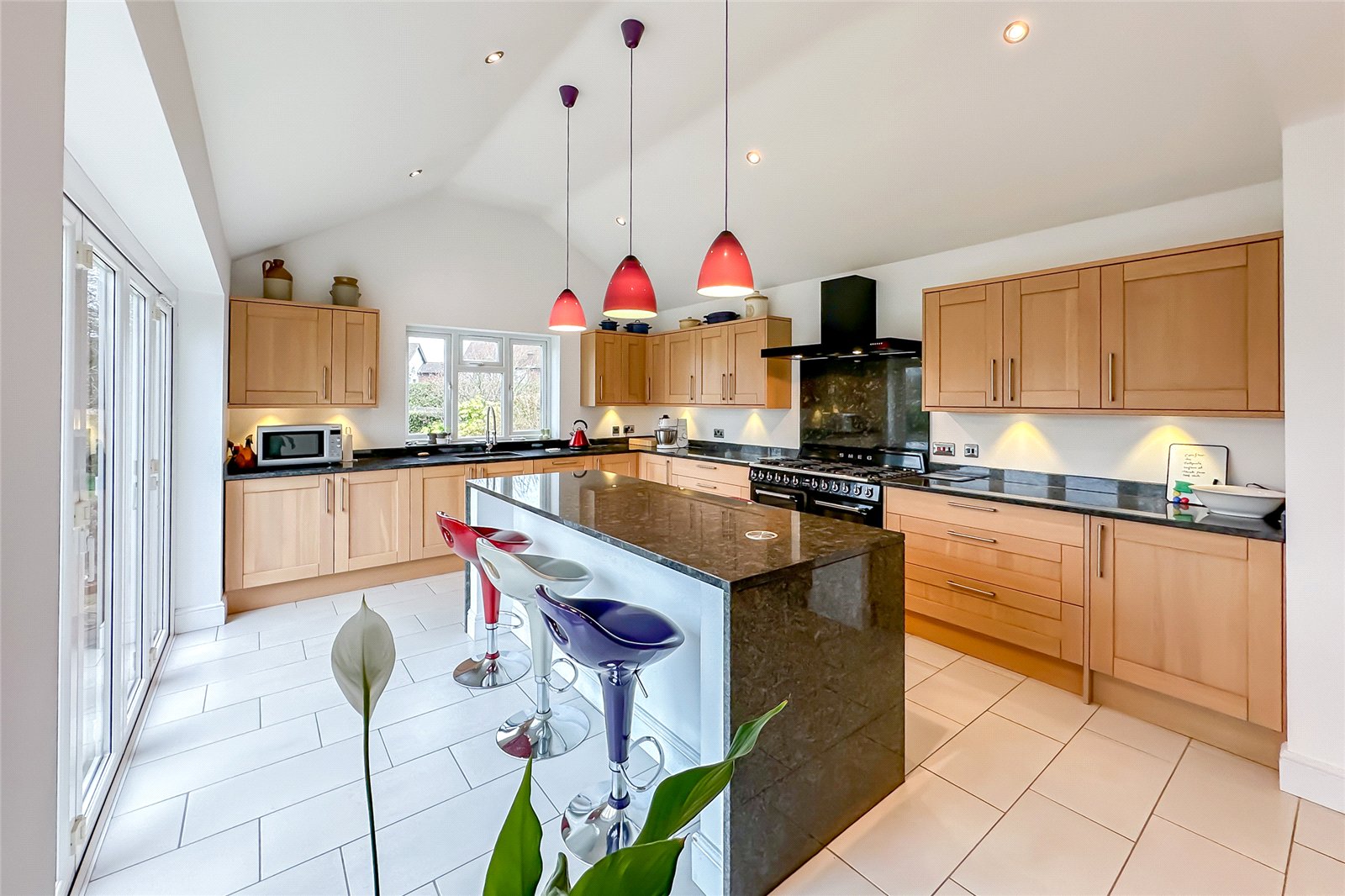 4 bed semi-detached house for sale in Evans Grove, St. Albans, Hertfordshire, AL4  - Property Image 2