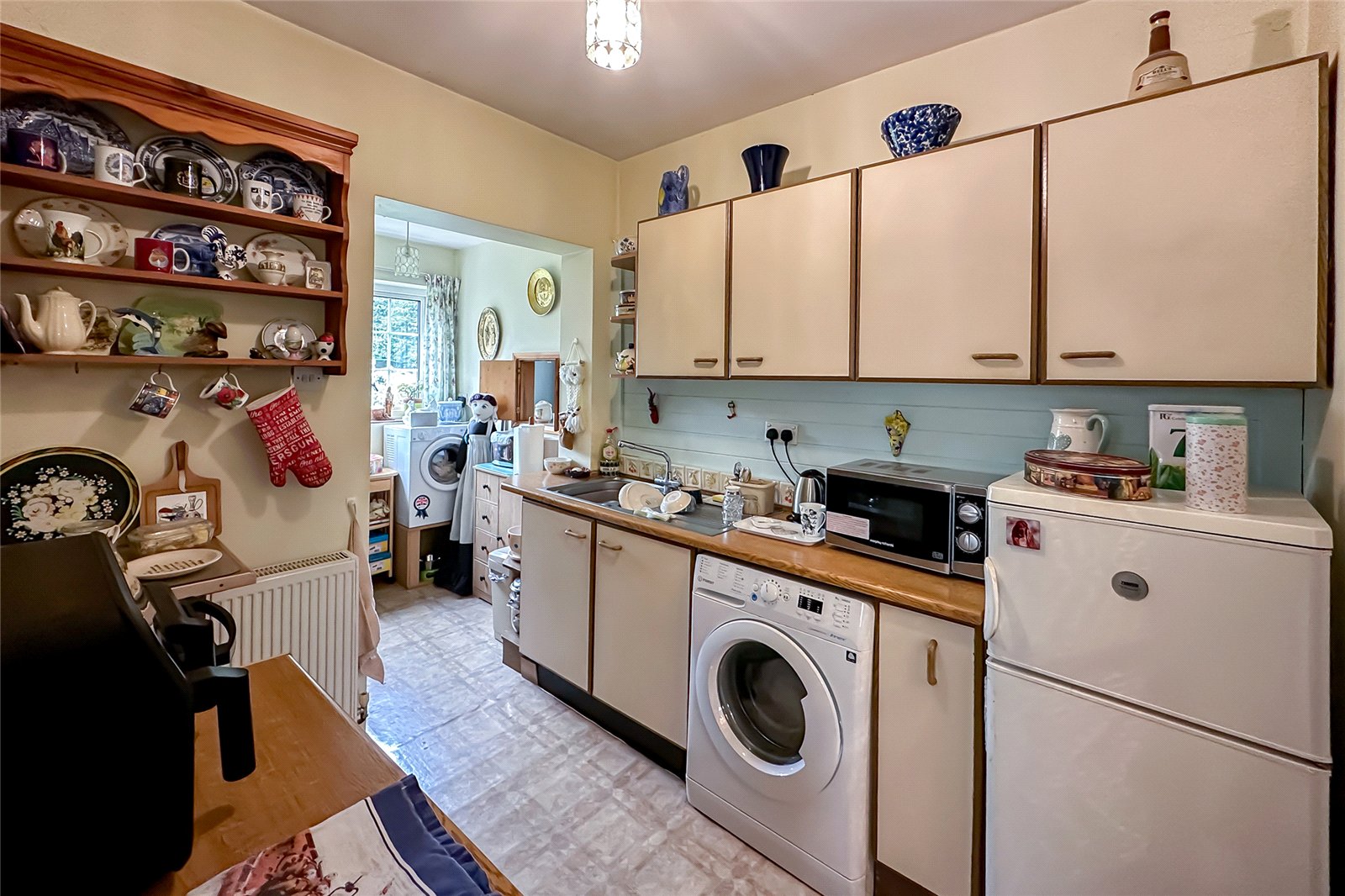 2 bed detached bungalow for sale in St. Albans Road, Sandridge, St. Albans, Hertfordshire, AL4  - Property Image 3