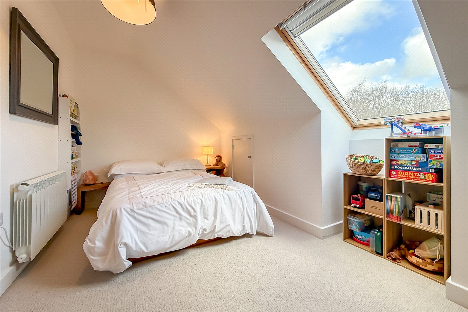 2 bed apartment for sale in Porters Wood House, Porters Wood, St. Albans, Hertfordshire, AL3 - Property Image 5