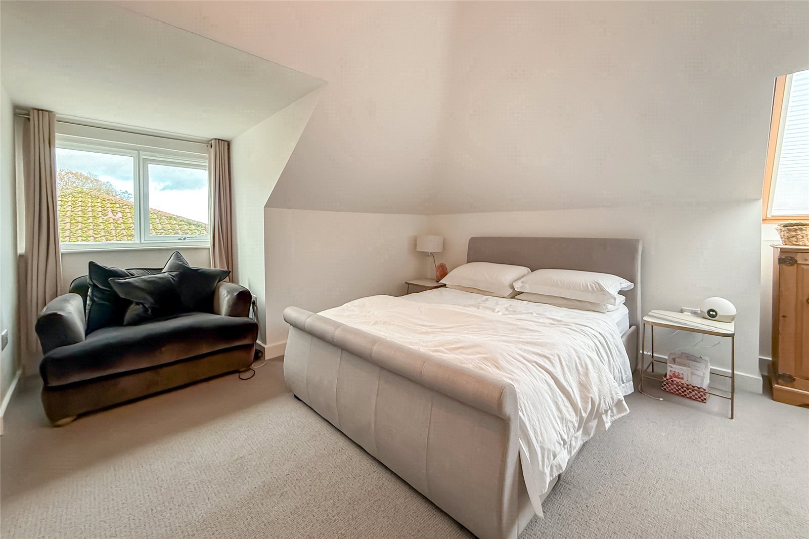 2 bed apartment for sale in Porters Wood House, Porters Wood, St. Albans, Hertfordshire, AL3 - Property Image 6