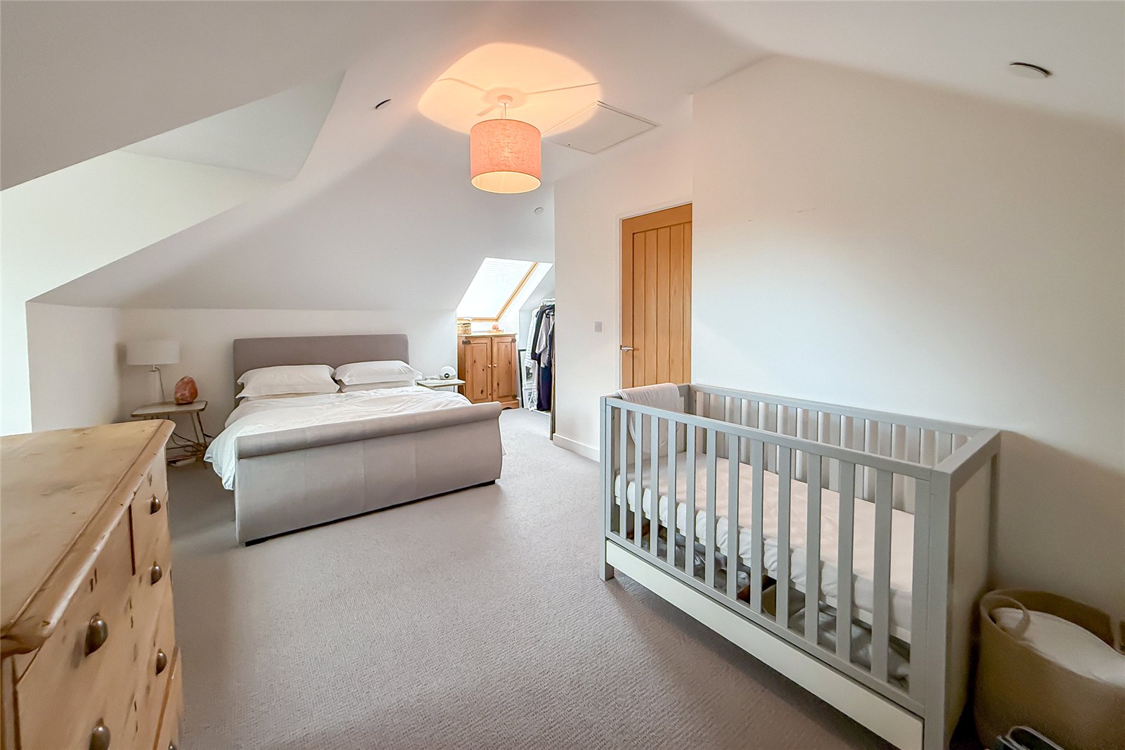 2 bed apartment for sale in Porters Wood House, Porters Wood, St. Albans, Hertfordshire, AL3 - Property Image 10
