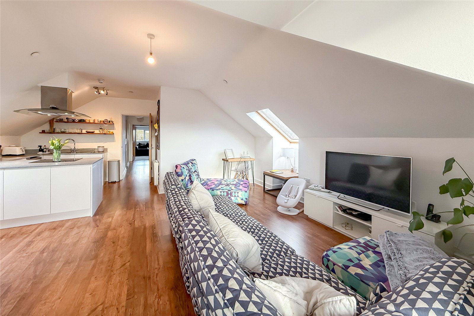 2 bed apartment for sale in Porters Wood House, Porters Wood, St. Albans, Hertfordshire, AL3 - Property Image 13