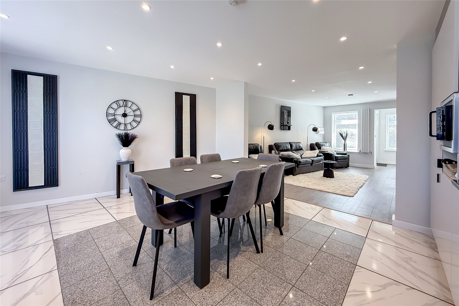 2 bed end of terrace house for sale in Cell Barnes Lane, St. Albans, Hertfordshire, AL1  - Property Image 4