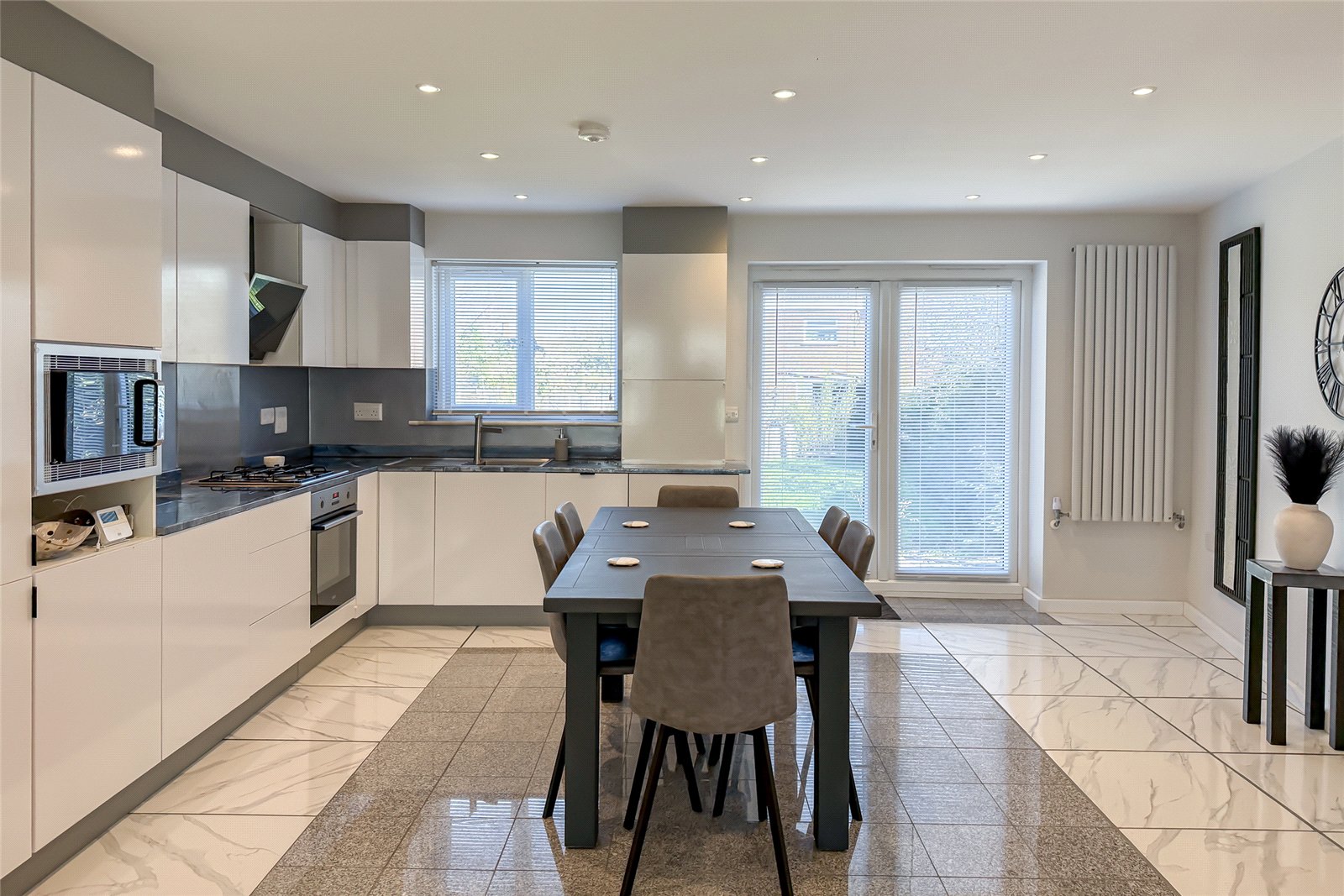 2 bed end of terrace house for sale in Cell Barnes Lane, St. Albans, Hertfordshire, AL1  - Property Image 7