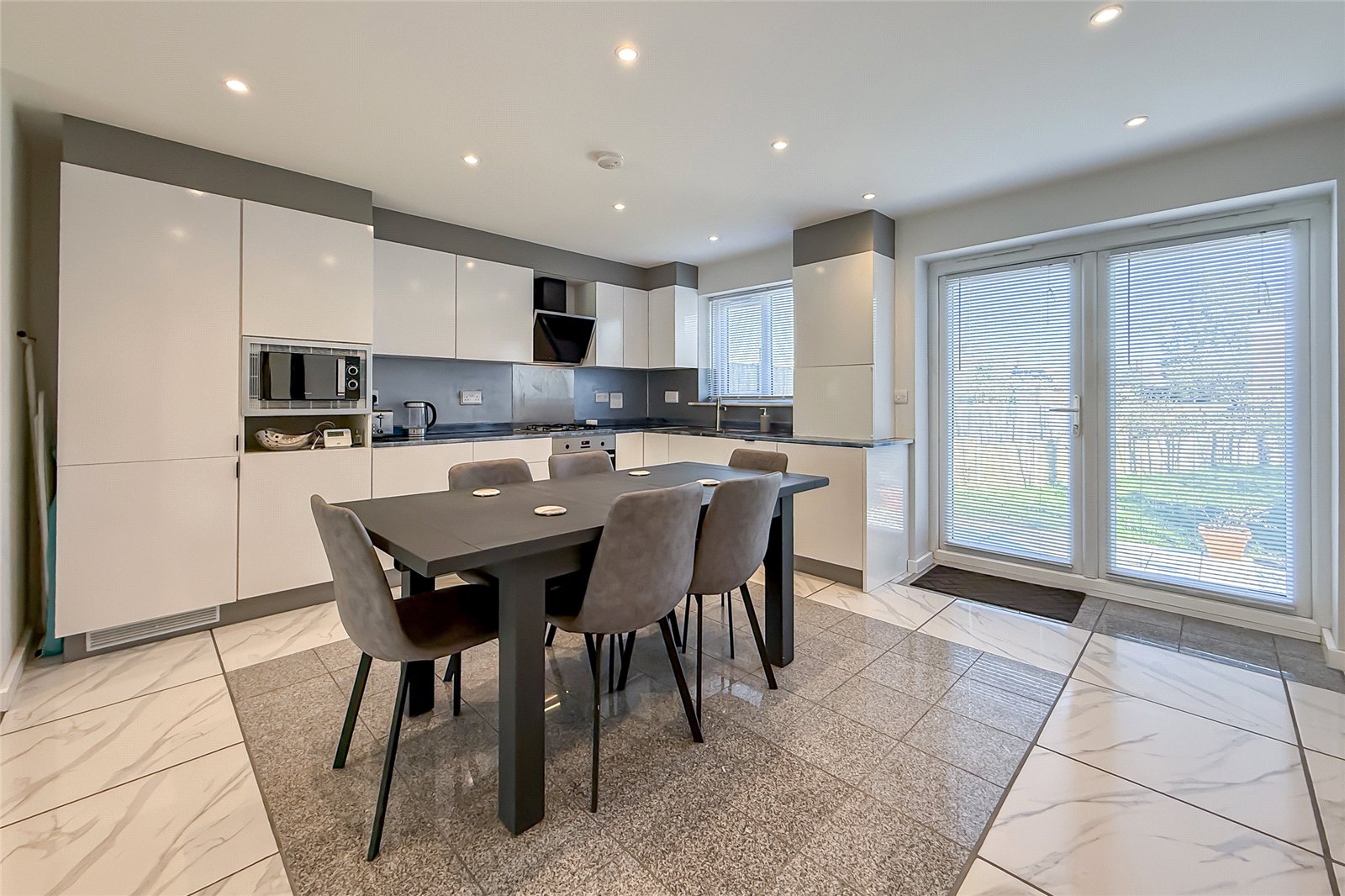 2 bed end of terrace house for sale in Cell Barnes Lane, St. Albans, Hertfordshire, AL1  - Property Image 19