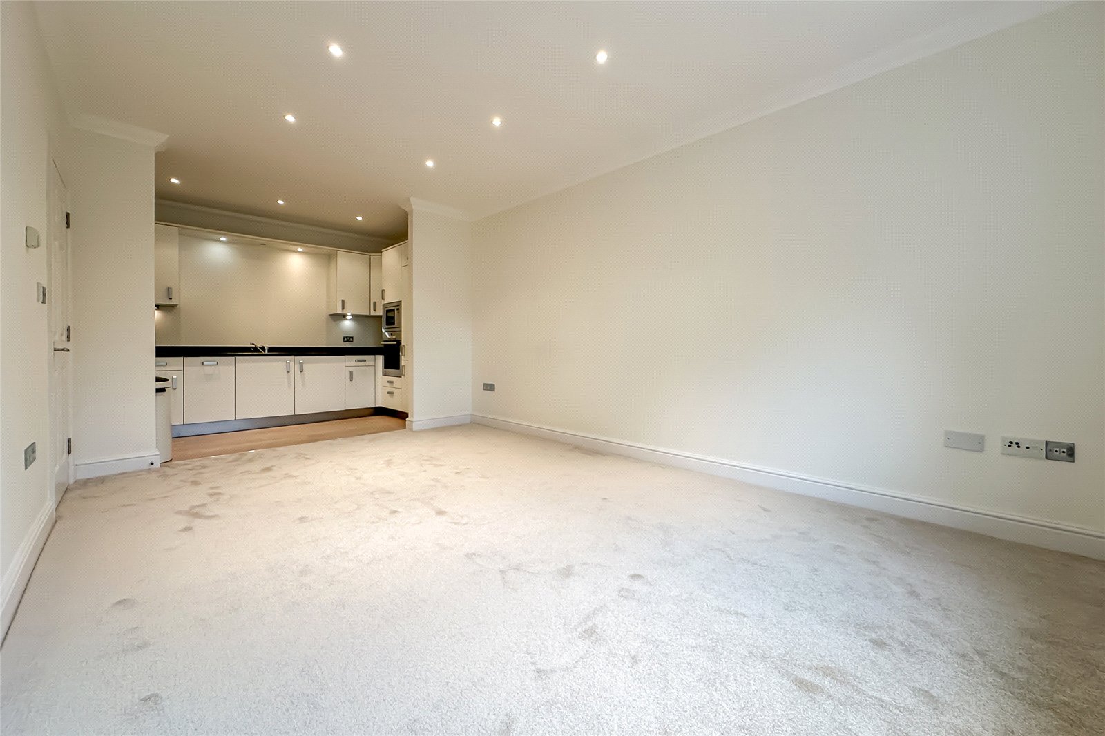 2 bed apartment for sale in Highfield Lane, Tyttenhanger, St. Albans, Hertfordshire, AL4 - Property Image 3