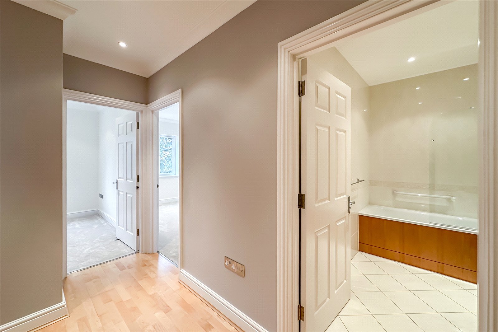2 bed apartment for sale in Highfield Lane, Tyttenhanger, St. Albans, Hertfordshire, AL4 - Property Image 5