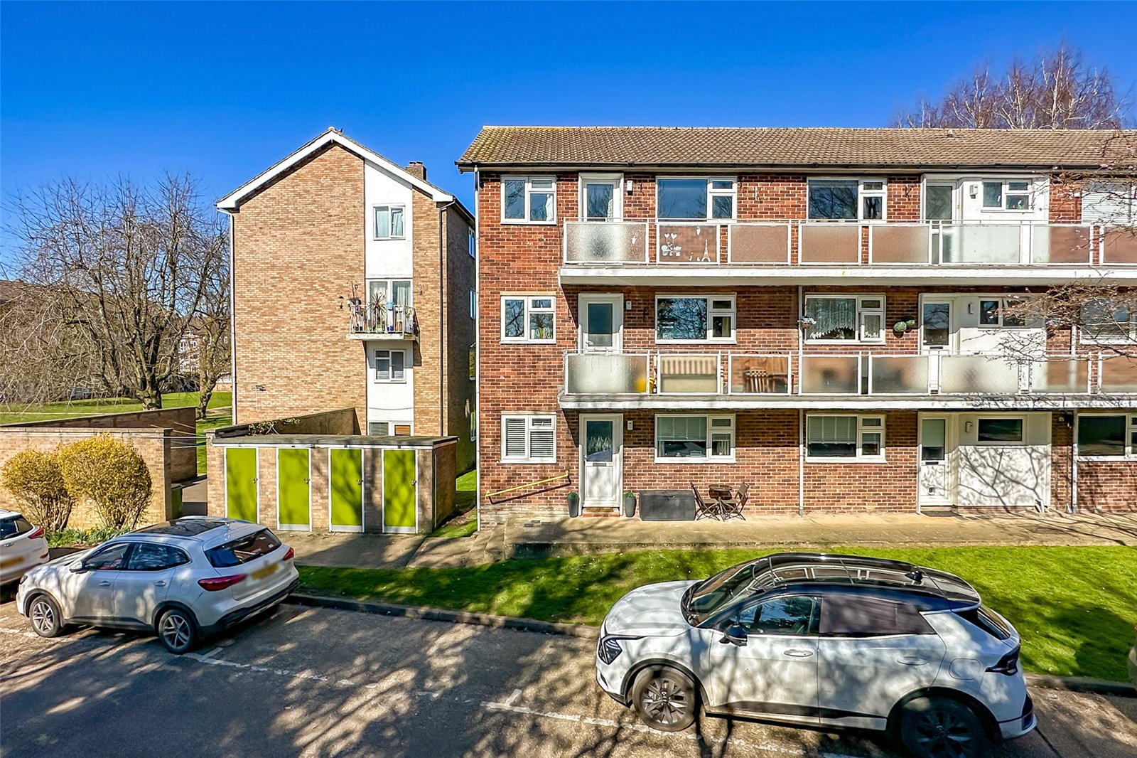 2 bed ground floor flat for sale in The Ridgeway, St. Albans, Hertfordshire, AL4