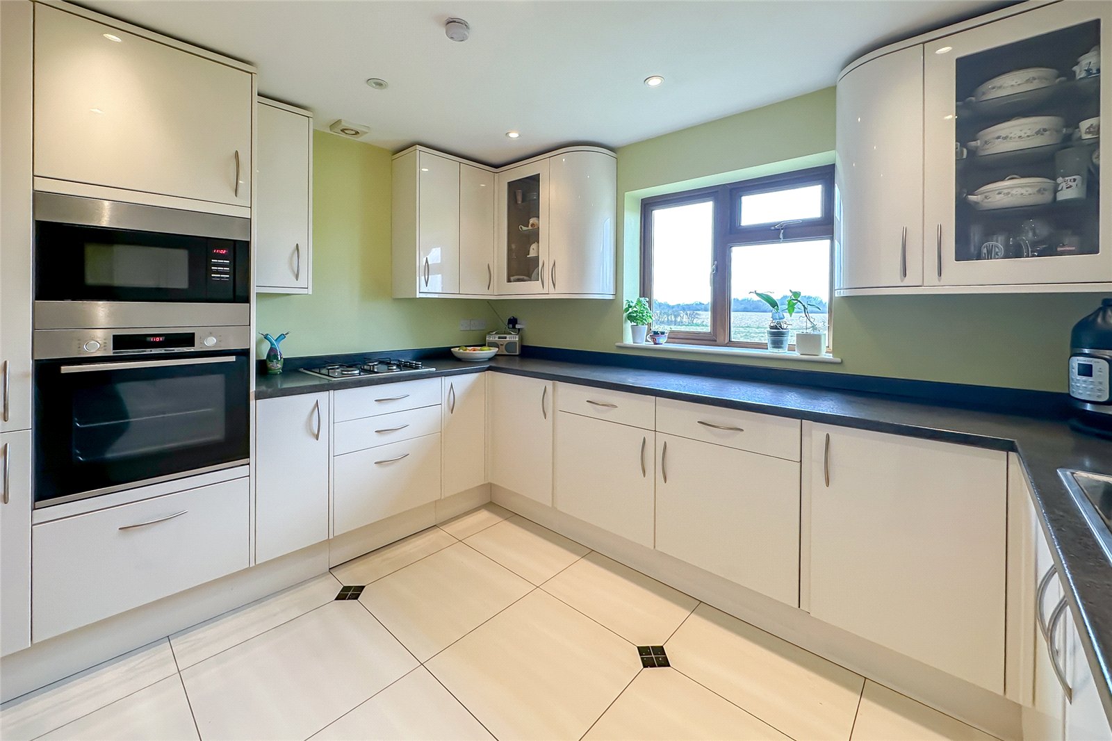3 bed detached house for sale in Roestock Lane, Colney Heath, St. Albans, Hertfordshire, AL4 - Property Image 2