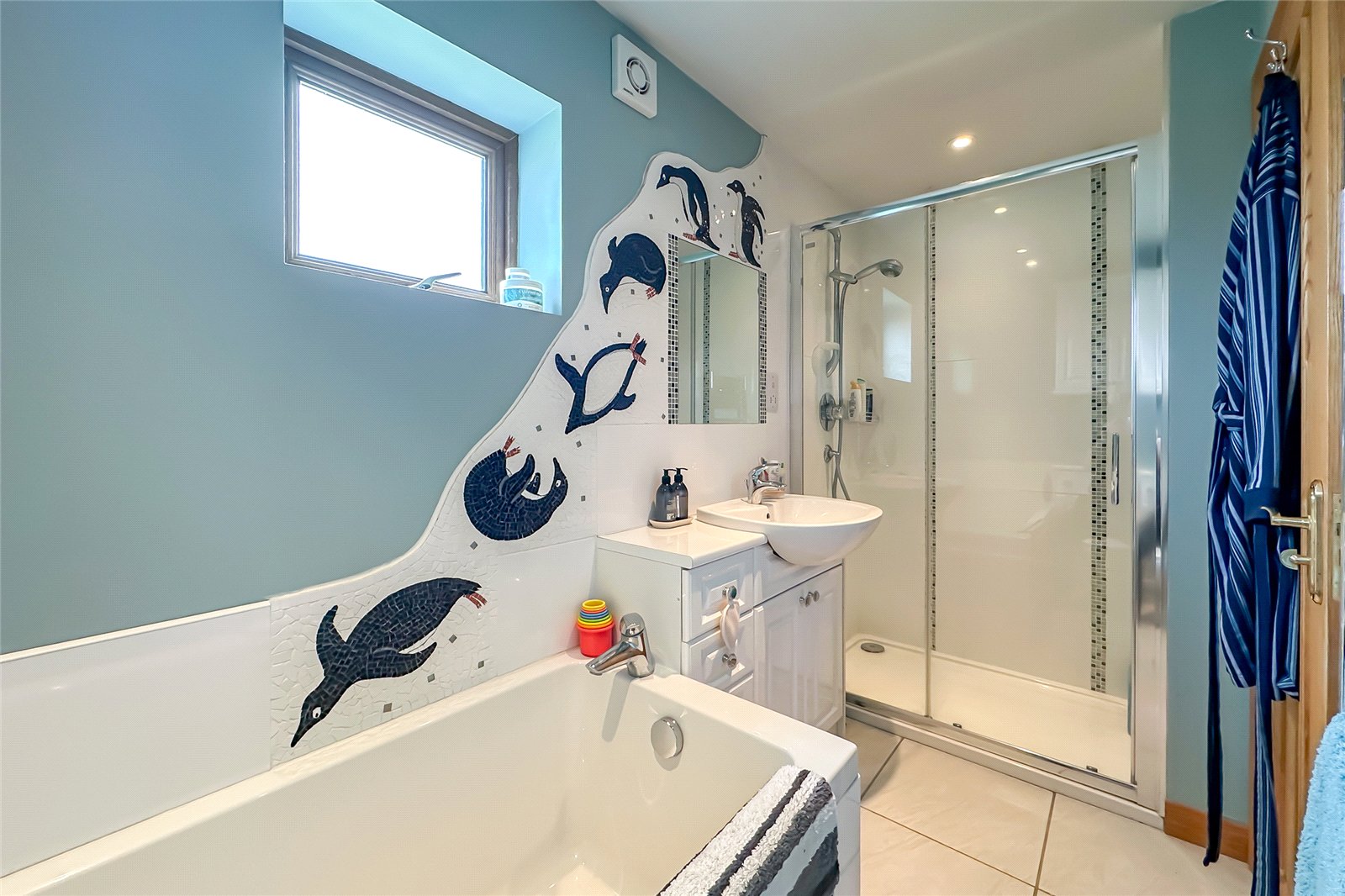 3 bed detached house for sale in Roestock Lane, Colney Heath, St. Albans, Hertfordshire, AL4 - Property Image 17
